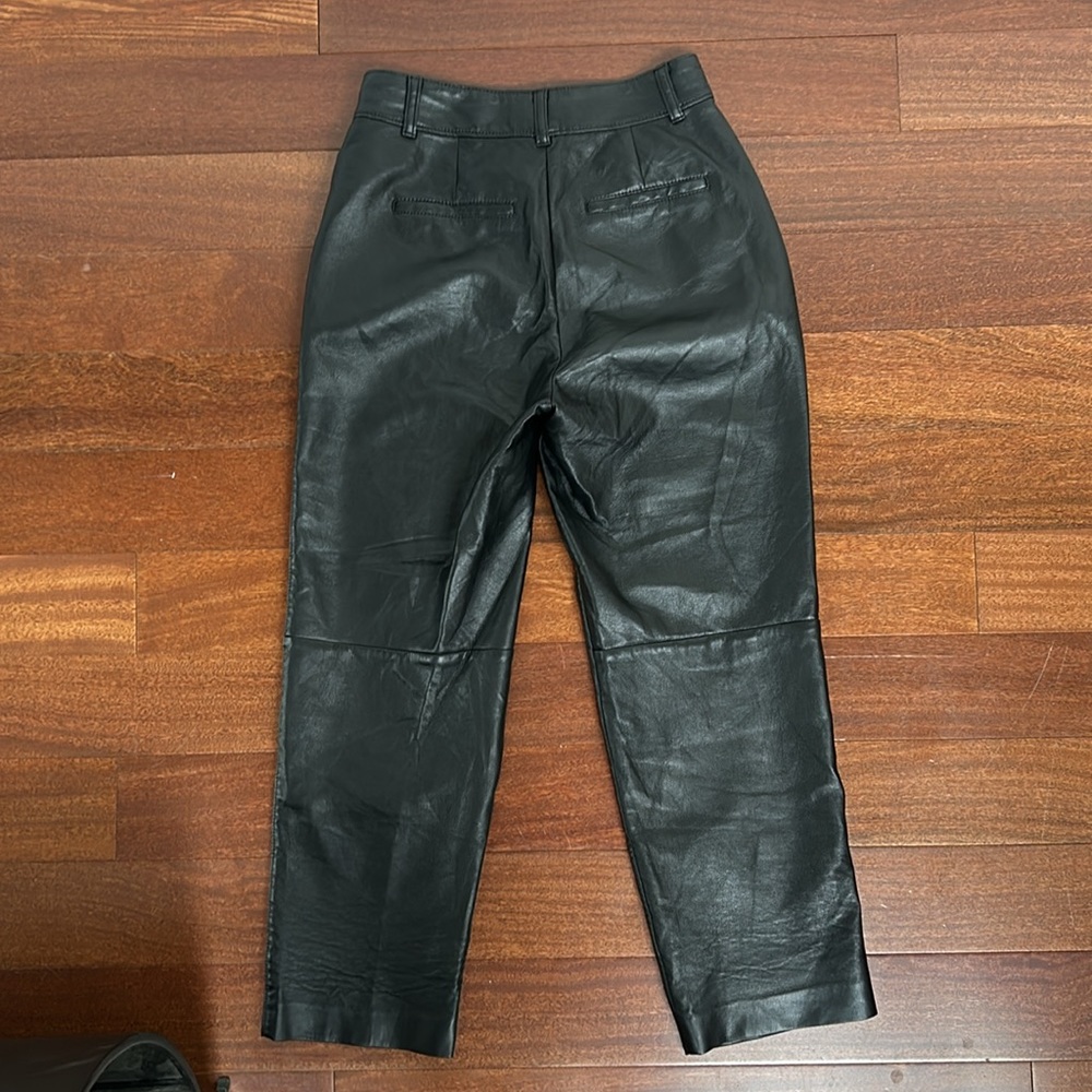 Babaton vegan leather cropped trousers | black - Picture 3 of 5